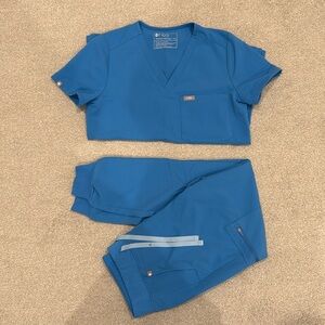 Figs scrubs set